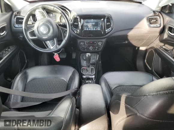 ✅ 2019 Jeep Compass Altitude • VIN: 3C4NJDBB6KT754695 • Lot: 92608225. Listed on Copart with 84,077 mi. Free auction sales archive from the USA and detailed vehicle history report at DreamBid. Image 8.
