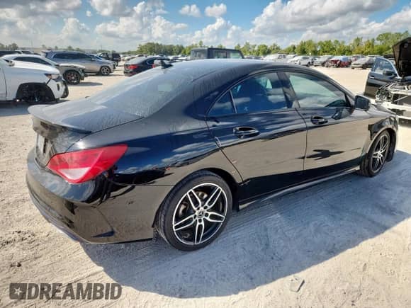 2018 Mercedes-Benz CLA 250 z VIN WDDSJ4EB6JN590836, wystawiony jako Copart lot #85327745 z przebiegiem 76 467 mil mil oraz Szkoda całkowita • Salvage title. Historia ofert i sprzedaży dostępna na DreamBid. Obrazek 3.