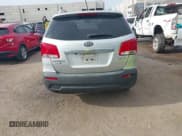 ✅ 2013 Kia Sorento EX • VIN: 5XYKU4A24DG412507 • Lot: 42645525. Listed on IAAI with 121,041 mi. Free auction sales archive from the USA and detailed vehicle history report at DreamBid. Image 16.