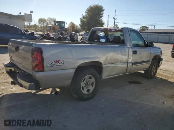 2004 Chevrolet Silverado 1500 Work Truck z VIN 1GCEK14V54Z244451, wystawiony jako Copart lot #75678194 z przebiegiem 81 721 mil mil oraz Szkoda całkowita • Salvage title. Historia ofert i sprzedaży dostępna na DreamBid. Obrazek 3.