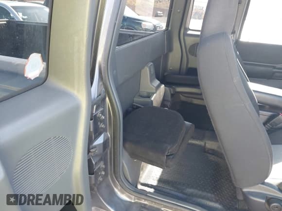 ✅ 2005 Ford Ranger XLT • VIN: 1FTZR45E55PA09459 • Lot: 43029190. Wystawiony na IAAI z przebiegiem 139 455 mil. Bezpłatny archiwum sprzedaży aukcyjnych z USA i szczegółowy raport historii pojazdu na DreamBid. Zdjęcie 8.