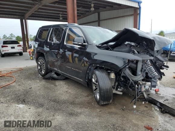 ✅ 2022 Jeep Grand Wagoneer Series III • VIN: 1C4SJVGJ0NS195904 • Lot: 80009415. Listed on Copart with 42,211 mi. Free auction sales archive from the USA and detailed vehicle history report at DreamBid. Image 4.