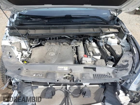 ✅ 2021 Toyota Highlander LE • VIN: 5TDBZRBH8MS141715 • Lot: 43273491. Listed on IAAI with 101,502 mi. Free auction sales archive from the USA and detailed vehicle history report at DreamBid. Image 10.