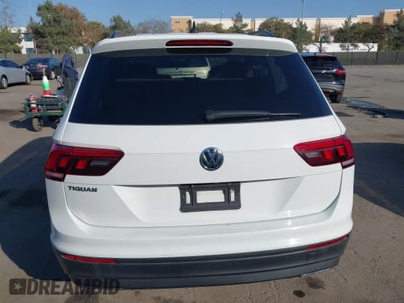 ✅ 2020 Volkswagen Tiguan S • VIN: 3VV1B7AX4LM098567 • Лот: 41504191. Опубликован ранее на IAAI с пробегом 106 012 миль. Бесплатный доступ к архиву аукционных продаж из США и подробный отчёт об истории автомобиля на DreamBid. Изображение 17.