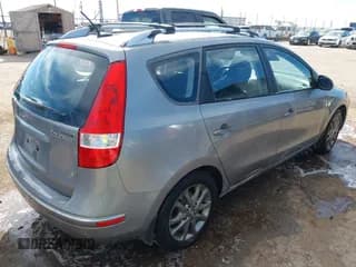 ✅ 2012 Hyundai Elantra SE • VIN: KMHDC8AE3CU131336 • Lot: 43310781. Listed on IAAI with 121,916 mi. Free auction sales archive from the USA and detailed vehicle history report at DreamBid. Image 4.