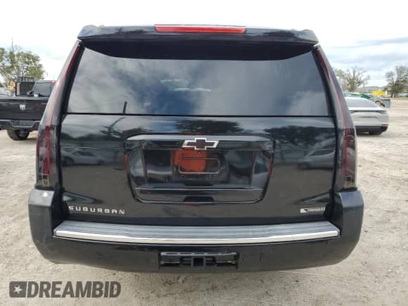 2017 Chevrolet Suburban Premier z VIN 1GNSCJKC2HR115257, wystawiony jako Copart lot #70398544 z przebiegiem 110 577 mil mil oraz Szkoda całkowita • Salvage title. Historia ofert i sprzedaży dostępna na DreamBid. Obrazek 6.