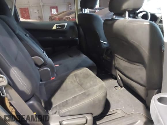 ✅ 2014 Nissan Pathfinder SV • VIN: 5N1AR2MN1EC681489 • Lot: 41592415. Listed on IAAI with 127,933 mi. Free auction sales archive from the USA and detailed vehicle history report at DreamBid. Image 8.