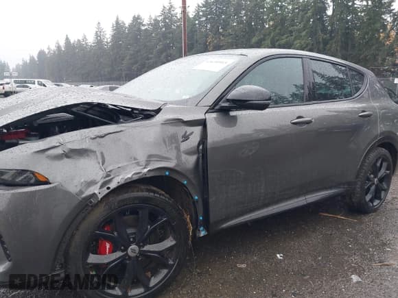 ✅ 2024 Dodge Hornet R/T Plus • VIN: ZACPDFDW5R3A27259 • Lot: 43650915. Listed on IAAI with 2,262 mi. Free auction sales archive from the USA and detailed vehicle history report at DreamBid. Image 15.