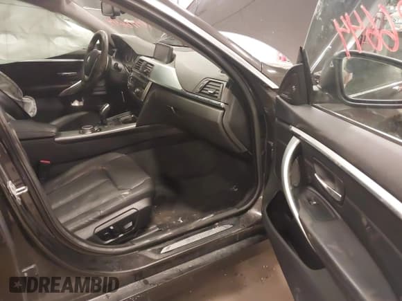 ✅ 2015 BMW 4 Series 435i xDrive • VIN: WBA4B3C54FGV48147 • Lot: 41310255. Listed on IAAI with 93,273 mi. Free auction sales archive from the USA and detailed vehicle history report at DreamBid. Image 5.