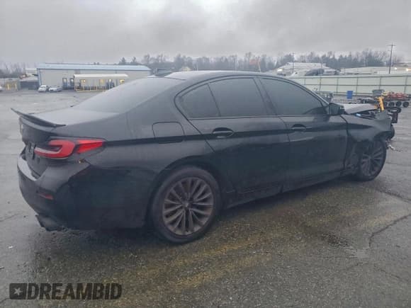 ✅ 2022 BMW 5 Series 530i xDrive • VIN: WBA13BJ0XNWX66938 • Лот: 95207525. Опубликован ранее на Copart с пробегом Не указан. Бесплатный доступ к архиву аукционных продаж из США и подробный отчёт об истории автомобиля на DreamBid. Изображение 3.