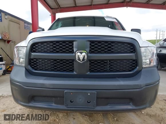 ✅ 2023 Ram 1500 Tradesman • VIN: 1C6RR6FG7PS530914 • Lot: 42991995. Wystawiony na IAAI z przebiegiem 35 540 mil. Bezpłatny archiwum sprzedaży aukcyjnych z USA i szczegółowy raport historii pojazdu na DreamBid. Zdjęcie 12.