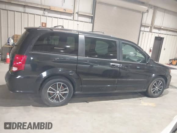 2016 Dodge Grand Caravan R/T z VIN 2C4RDGEG4GR370720, wystawiony jako IAAI lot #43577753 z przebiegiem 195 298 mil mil oraz . Historia ofert i sprzedaży dostępna na DreamBid. Obrazek 13.