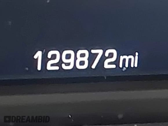 ✅ 2020 Chevrolet Suburban LT • VIN: 1GNSCHKC3LR140055 • Lot: 42733528. Wystawiony na IAAI z przebiegiem 129 872 mil. Bezpłatny archiwum sprzedaży aukcyjnych z USA i szczegółowy raport historii pojazdu na DreamBid. Zdjęcie 15.