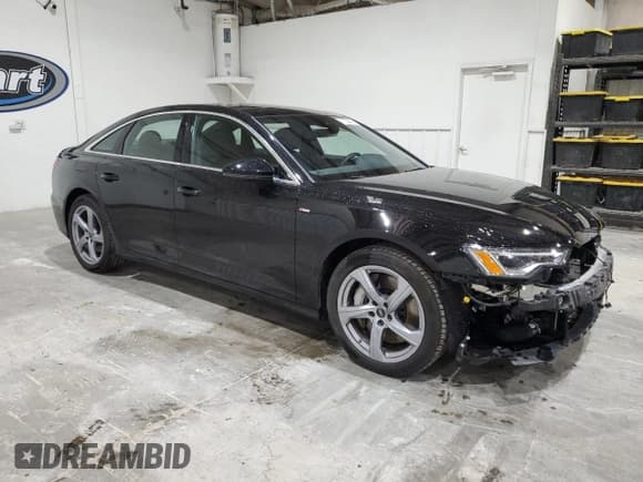 ✅ 2024 Audi A6 Premium Plus • VIN: WAUL2BF27RN061385 • Lot: 58841215. Wystawiony na Copart z przebiegiem 18 752 mil. Bezpłatny archiwum sprzedaży aukcyjnych z USA i szczegółowy raport historii pojazdu na DreamBid. Zdjęcie 4.