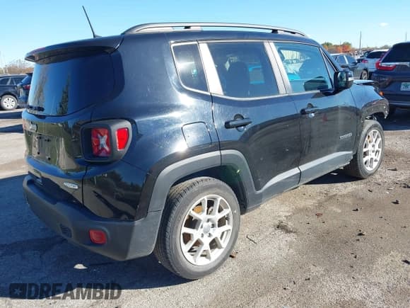 ✅ 2020 Jeep Renegade Latitude • VIN: ZACNJABB6LPL04579 • Lot: 43478125. Listed on IAAI with 51,260 mi. Free auction sales archive from the USA and detailed vehicle history report at DreamBid. Image 4.