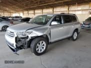 ✅ 2013 Toyota Highlander SE • VIN: 5TDZK3EHXDS122367 • Лот: 84025535. Опубликован ранее на Copart с пробегом 140 724 миль. Бесплатный доступ к архиву аукционных продаж из США и подробный отчёт об истории автомобиля на DreamBid. Изображение 1.