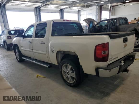 2011 Chevrolet Silverado 1500 LT with VIN 3GCPKSE37BG325413, listed as a Copart auction lot 63520545 with 264,592 mi miles and Salvage title. Bid and sale history available at DreamBid. Image 2.