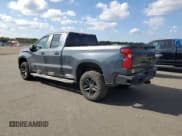 ✅ 2020 Chevrolet Silverado 1500 Custom Trail Boss • VIN: 1GCRYCEH0LZ256168 • Lot: 81438125. Wystawiony na Copart z przebiegiem 44 530 mil. Bezpłatny archiwum sprzedaży aukcyjnych z USA i szczegółowy raport historii pojazdu na DreamBid. Zdjęcie 2.