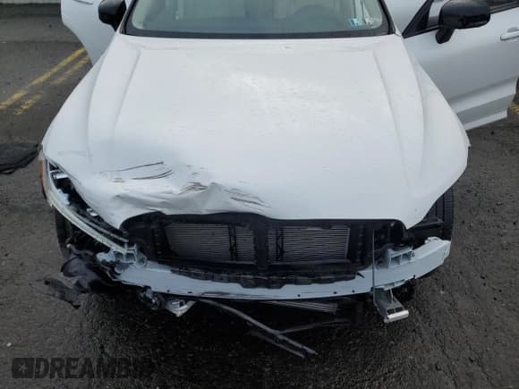 ✅ 2024 Volvo XC60 Plus Dark Theme • VIN: YV4H60DL4R1873955 • Lot: 58565375. Listed on Copart with 11,190 mi. Free auction sales archive from the USA and detailed vehicle history report at DreamBid. Image 12.