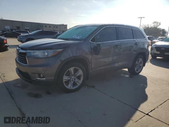 ✅ 2015 Toyota Highlander Limited Platinum • VIN: 5TDDKRFH3FS100323 • Лот: 82780715. Опубликован ранее на Copart с пробегом 134 216 миль. Бесплатный доступ к архиву аукционных продаж из США и подробный отчёт об истории автомобиля на DreamBid. Изображение 1.