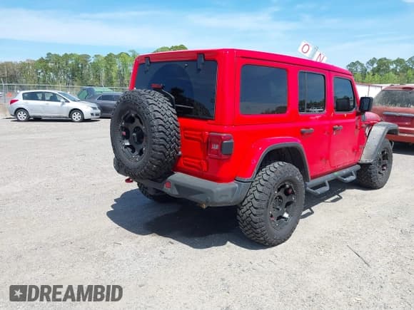 ✅ 2020 Jeep Wrangler Unlimited Rubicon • VIN: 1C4HJXFG9LW106607 • Lot: 41908295. Wystawiony na IAAI z przebiegiem 71 083 mil. Bezpłatny archiwum sprzedaży aukcyjnych z USA i szczegółowy raport historii pojazdu na DreamBid. Zdjęcie 4.