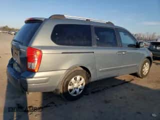 2008 Hyundai Entourage GLS z VIN KNDMC233786047223, wystawiony jako Copart lot #41042974 z przebiegiem 216 628 mil mil oraz Czysty tytuł • Clean title. Historia ofert i sprzedaży dostępna na DreamBid. Obrazek 3.