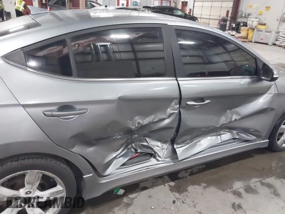 ✅ 2017 Hyundai Elantra Sport • VIN: KMHD04LB0HU332980 • Lot: 43553215. Listed on IAAI with 121,370 mi. Free auction sales archive from the USA and detailed vehicle history report at DreamBid. Image 6.