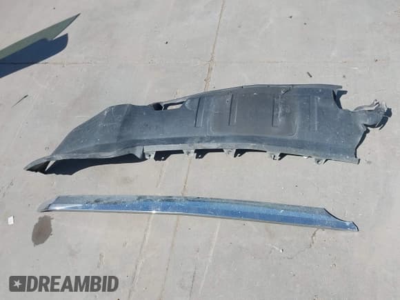 ✅ 2016 Chevrolet Silverado 2500HD Work Truck • VIN: 1GC1CUE8XGF134765 • Lot: 42848124. Listed on IAAI with 234,292 mi. Free auction sales archive from the USA and detailed vehicle history report at DreamBid. Image 12.