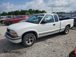 ✅ 2001 Chevrolet S-10 LS • VIN: 1GCCS19W318193557 • Лот: 64190185. Опубликован ранее на Copart с пробегом Не указан. Бесплатный доступ к архиву аукционных продаж из США и подробный отчёт об истории автомобиля на DreamBid. Изображение 1.