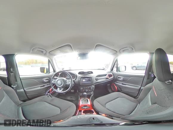 ✅ 2018 Jeep Renegade Trailhawk • VIN: ZACCJBCB5JPH36138 • Lot: 86796105. Listed on Copart with 283,300 mi. Free auction sales archive from the USA and detailed vehicle history report at DreamBid. Image 15.