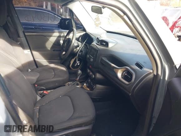 ✅ 2017 Jeep Renegade Sport • VIN: ZACCJBAB7HPE87600 • Lot: 43613043. Wystawiony na IAAI z przebiegiem 204 053 mil. Bezpłatny archiwum sprzedaży aukcyjnych z USA i szczegółowy raport historii pojazdu na DreamBid. Zdjęcie 5.