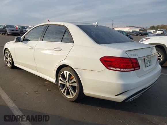 ✅ 2014 Mercedes-Benz E 350 Sport • VIN: WDDHF5KB8EA813753 • Lot: 43580465. Listed on IAAI with 119,000 mi. Free auction sales archive from the USA and detailed vehicle history report at DreamBid. Image 3.