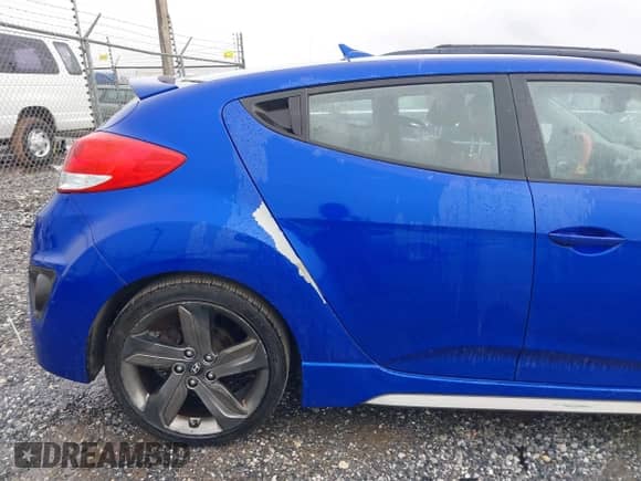 2014 Hyundai Veloster Turbo с VIN KMHTC6AE5EU201485, выставлен на аукционе IAAI как лот 43588436 с пробегом 136 026 миль миль и . История ставок и продаж доступна на DreamBid. Изображение 12.