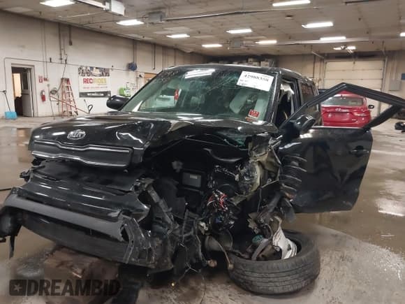 ✅ 2019 Kia Soul • VIN: KNDJN2A29K7020565 • Lot: 42988358. Wystawiony na IAAI z przebiegiem Nie podano. Bezpłatny archiwum sprzedaży aukcyjnych z USA i szczegółowy raport historii pojazdu na DreamBid. Zdjęcie 6.