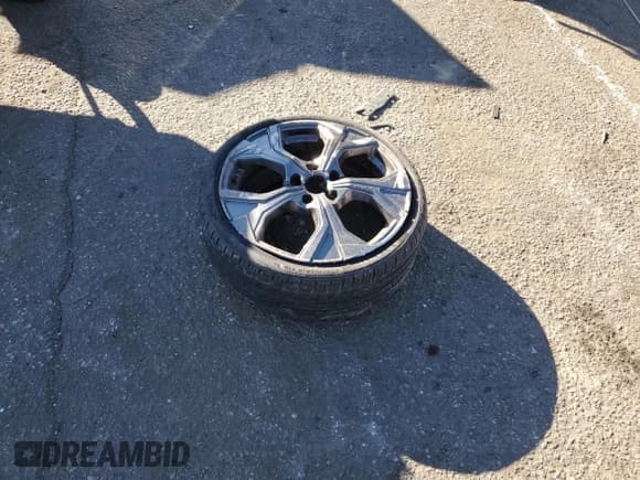 ✅ 2015 Volkswagen Golf R • VIN: WVWLF7AU1FW207055 • Lot: 88555185. Wystawiony na Copart z przebiegiem 129 250 mil. Bezpłatny archiwum sprzedaży aukcyjnych z USA i szczegółowy raport historii pojazdu na DreamBid. Zdjęcie 14.