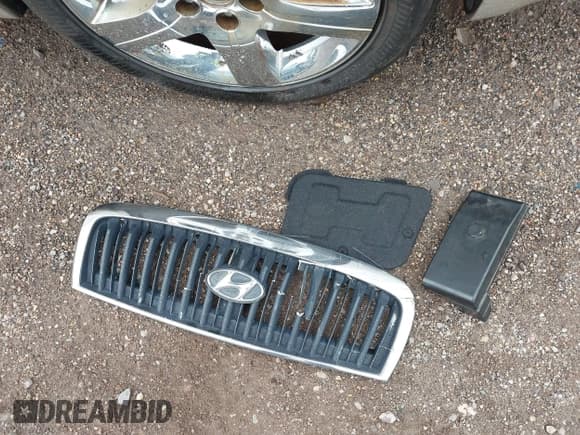 ✅ 2004 Hyundai Sonata GLS • VIN: KMHWF35H04A041801 • Lot: 42479712. Listed on IAAI with 153,666 mi. Free auction sales archive from the USA and detailed vehicle history report at DreamBid. Image 12.