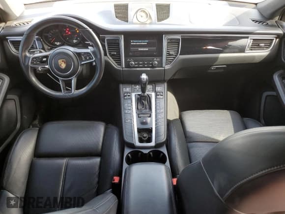 ✅ 2017 Porsche Macan • VIN: WP1AA2A53HLB03395 • Лот: 71921355. Опубликован ранее на Copart с пробегом 66 133 миль. Бесплатный доступ к архиву аукционных продаж из США и подробный отчёт об истории автомобиля на DreamBid. Изображение 8.