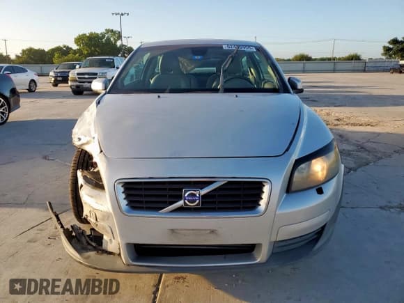 ✅ 2010 Volvo C30 • VIN: YV1672MK3A2178563 • Lot: 62489955. Listed on Copart with 133,886 mi. Free auction sales archive from the USA and detailed vehicle history report at DreamBid. Image 5.