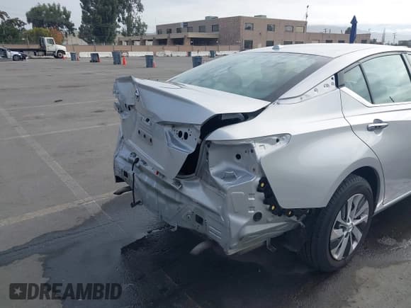 ✅ 2020 Nissan Altima S • VIN: 1N4BL4BV0LC274999 • Lot: 43651417. Wystawiony na IAAI z przebiegiem 89 516 mil. Bezpłatny archiwum sprzedaży aukcyjnych z USA i szczegółowy raport historii pojazdu na DreamBid. Zdjęcie 17.