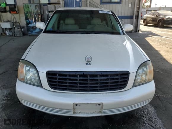 ✅ 2000 Cadillac DeVille • VIN: 1G6KD54Y2YU272566 • Lot: 70886454. Listed on Copart with 152,690 mi. Free auction sales archive from the USA and detailed vehicle history report at DreamBid. Image 5.