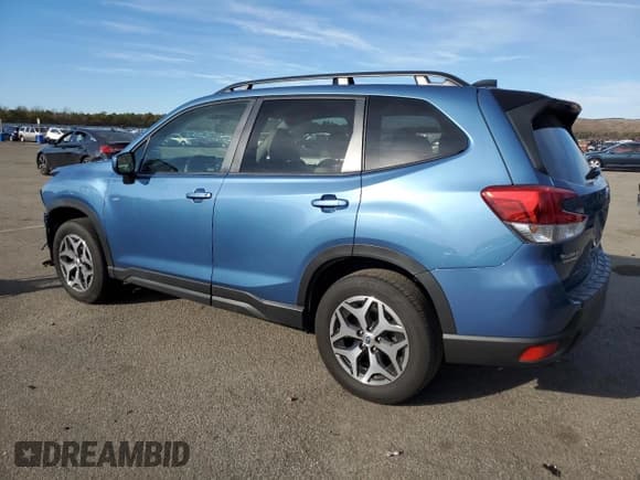 ✅ 2024 Subaru Forester Premium • VIN: JF2SKADC3RH496943 • Lot: 86579024. Listed on Copart with 7,999 mi. Free auction sales archive from the USA and detailed vehicle history report at DreamBid. Image 2.