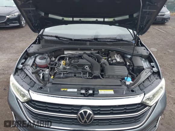 ✅ 2022 Volkswagen Jetta SEL • VIN: 3VWGM7BU9NM024925 • Lot: 43274969. Wystawiony na IAAI z przebiegiem 33 541 mil. Bezpłatny archiwum sprzedaży aukcyjnych z USA i szczegółowy raport historii pojazdu na DreamBid. Zdjęcie 10.