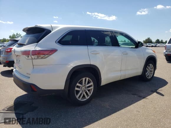 ✅ 2014 Toyota Highlander LE • VIN: 5TDBKRFH0ES004719 • Lot: 62020565. Listed on Copart with 192,795 mi. Free auction sales archive from the USA and detailed vehicle history report at DreamBid. Image 3.