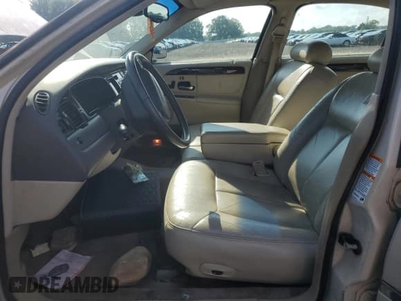 ✅ 1999 Lincoln Town Car Cartier • VIN: 1LNHM83W7XY605873 • Lot: 64357805. Listed on Copart with Not provided. Free auction sales archive from the USA and detailed vehicle history report at DreamBid. Image 7.