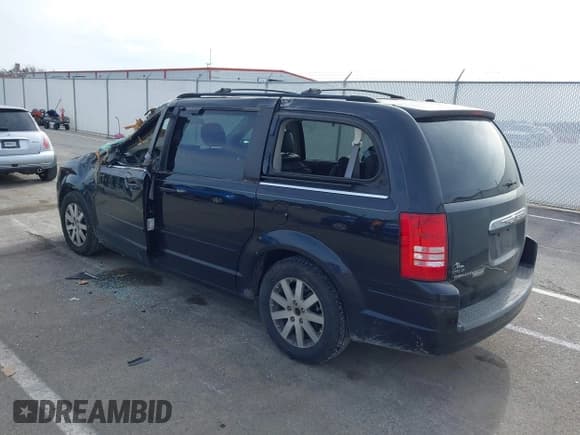 ✅ 2008 Chrysler Town & Country Touring • VIN: 2A8HR54P28R607704 • Lot: 43689570. Listed on IAAI with 235,370 mi. Free auction sales archive from the USA and detailed vehicle history report at DreamBid. Image 3.