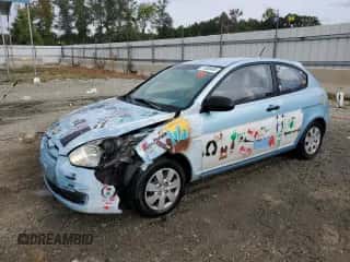 2009 Hyundai Accent Auto GS z VIN KMHCM36CX9U117686, wystawiony jako Copart lot #71089494 z przebiegiem 276 506 mil mil oraz Szkoda całkowita • Salvage title. Historia ofert i sprzedaży dostępna na DreamBid. Obrazek 1.