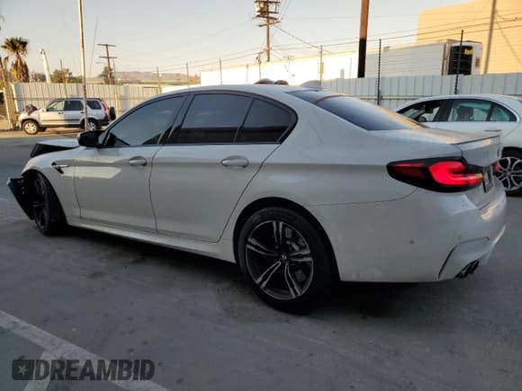 ✅ 2022 BMW M5 • VIN: WBS83CH07NCK07614 • Lot: 88171385. Wystawiony na Copart z przebiegiem 36 747 mil. Bezpłatny archiwum sprzedaży aukcyjnych z USA i szczegółowy raport historii pojazdu na DreamBid. Zdjęcie 2.