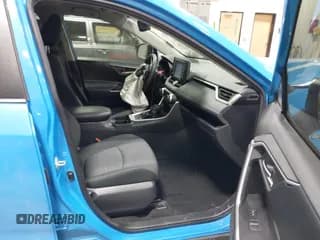 ✅ 2020 Toyota RAV4 Hybrid XLE • VIN: JTMRWRFV5LD550109 • Лот: 43584923. Опубликован ранее на IAAI с пробегом 54 266 миль. Бесплатный доступ к архиву аукционных продаж из США и подробный отчёт об истории автомобиля на DreamBid. Изображение 5.