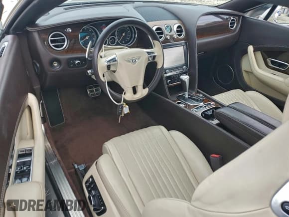 ✅ 2016 Bentley Continental GT V8 • VIN: SCBGT3ZA2GC054995 • Lot: 96621765. Wystawiony na Copart z przebiegiem 14 802 mil. Bezpłatny archiwum sprzedaży aukcyjnych z USA i szczegółowy raport historii pojazdu na DreamBid. Zdjęcie 8.