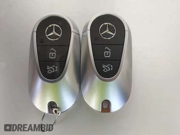 ✅ 2025 Mercedes-Benz C 300 • VIN: W1KAF4GB0SR246262 • Lot: 42281817. Wystawiony na IAAI z przebiegiem 1 028 mil. Bezpłatny archiwum sprzedaży aukcyjnych z USA i szczegółowy raport historii pojazdu na DreamBid. Zdjęcie 11.